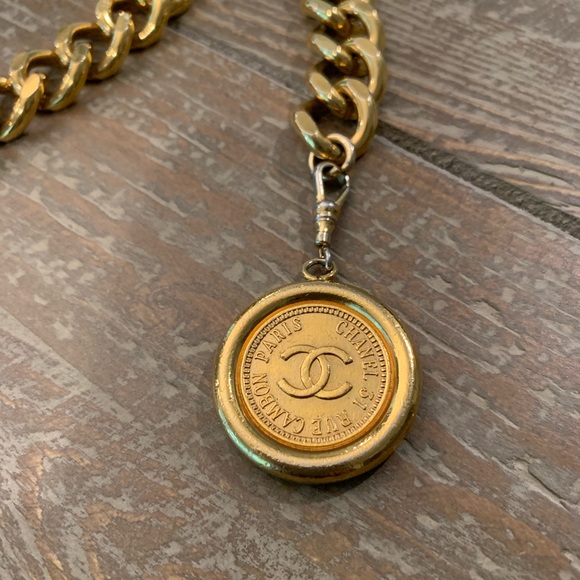 CHANEL VINTAGE Logo Gold Chain Belt Necklace - Picture 5 of 8